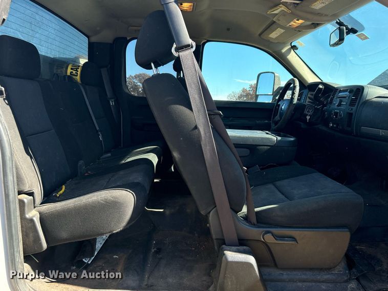 image for item DJ6484 2010 Chevrolet Silverado 2500HD  Ext. Cab utility bed pickup truck