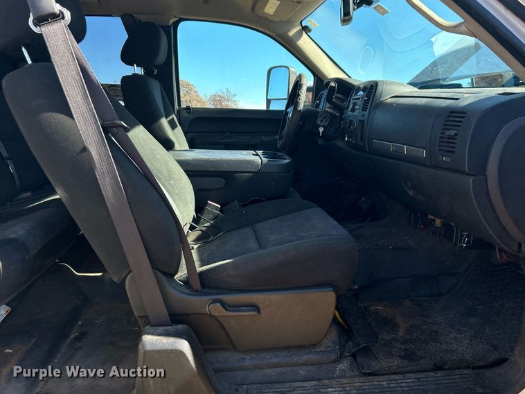 image for item DJ6484 2010 Chevrolet Silverado 2500HD  Ext. Cab utility bed pickup truck