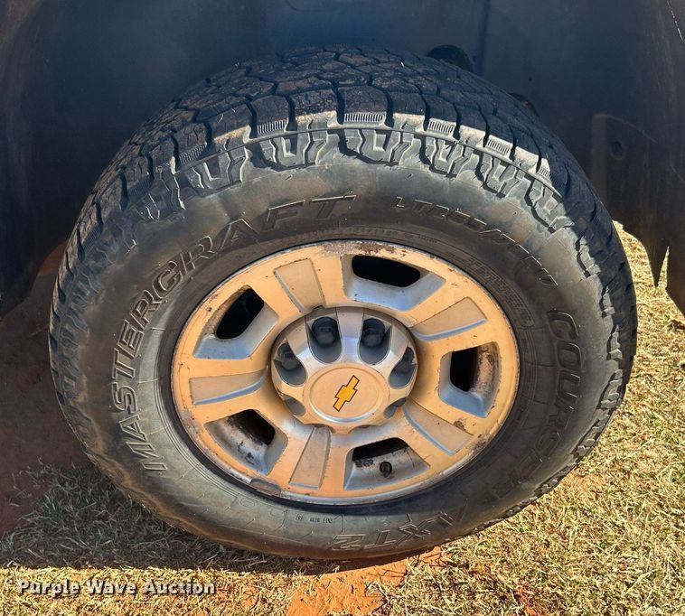 image for item DJ6484 2010 Chevrolet Silverado 2500HD  Ext. Cab utility bed pickup truck