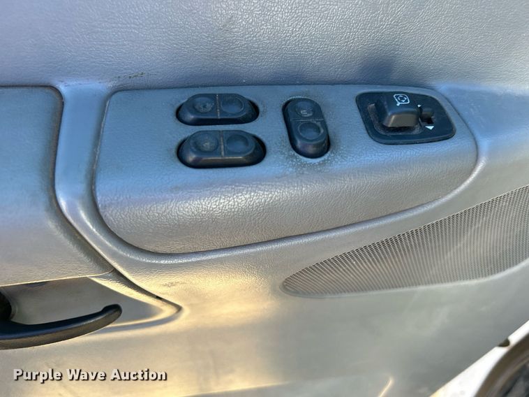 image for item DJ6485 2005 Ford E250  van