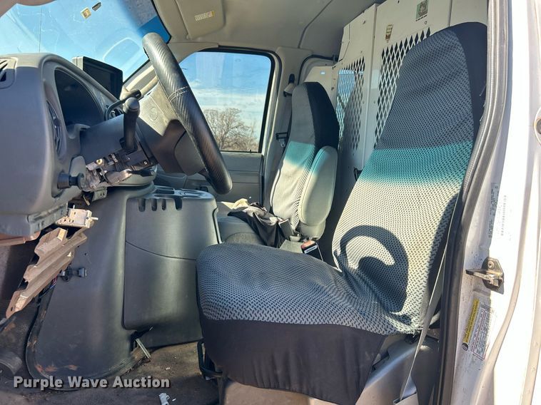 image for item DJ6485 2005 Ford E250  van