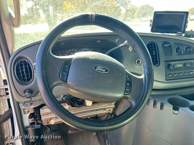 image for item DJ6485 2005 Ford E250  van