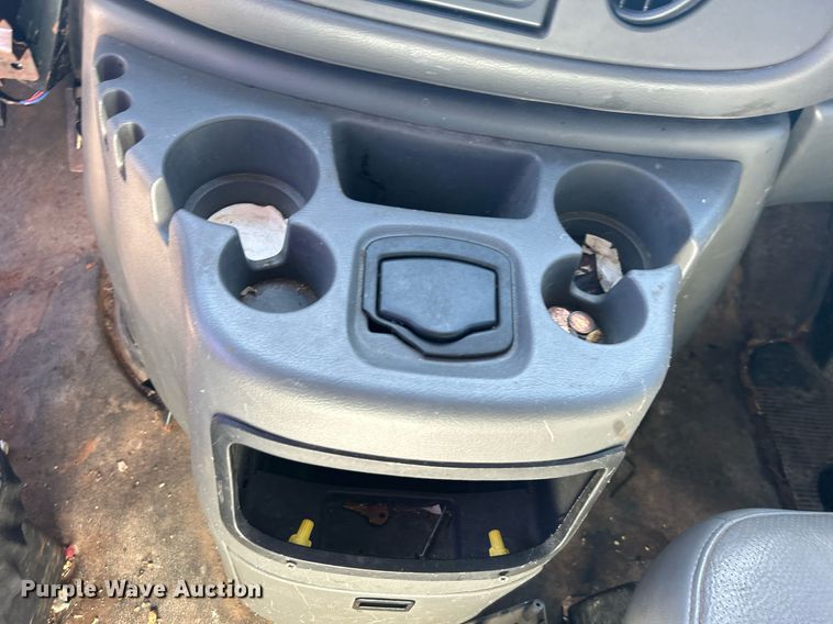 image for item DJ6485 2005 Ford E250  van