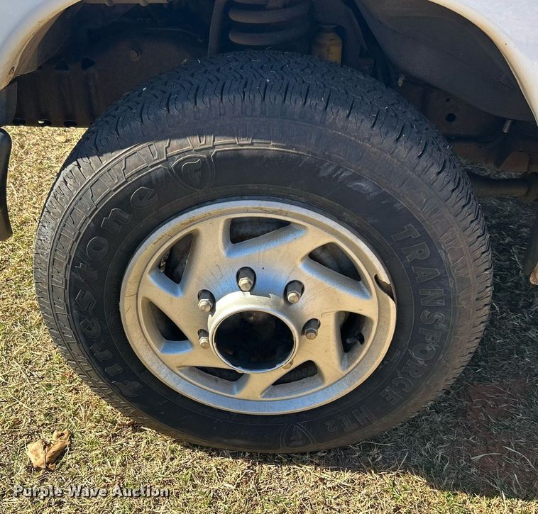 image for item DJ6485 2005 Ford E250  van