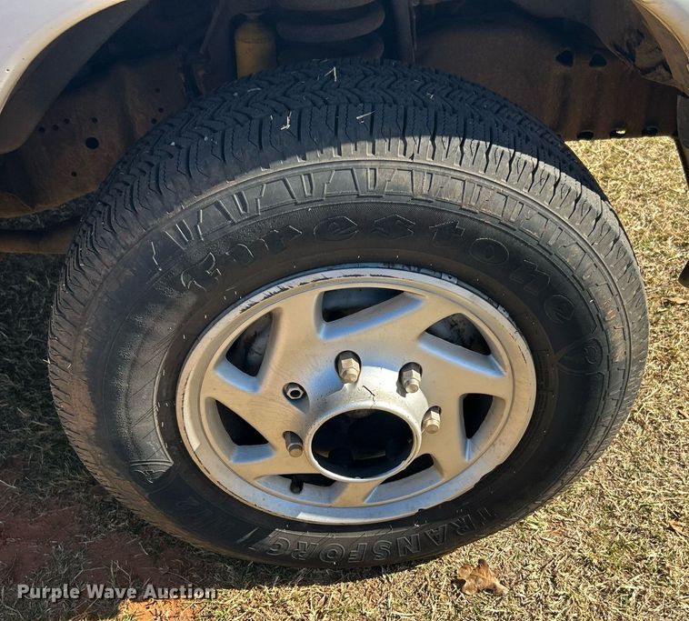 image for item DJ6485 2005 Ford E250  van