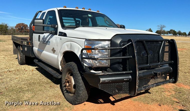 image for item DJ6486 2012 Ford F350 Super Duty XL  SuperCab bale bed pickup truck