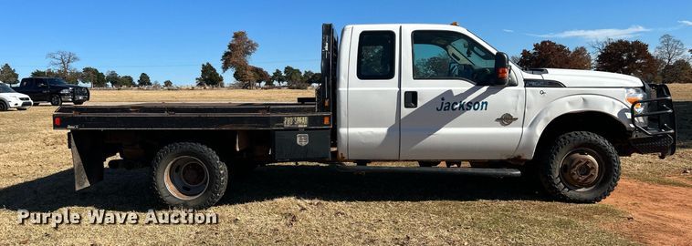image for item DJ6486 2012 Ford F350 Super Duty XL  SuperCab bale bed pickup truck