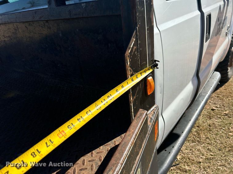 image for item DJ6486 2012 Ford F350 Super Duty XL  SuperCab bale bed pickup truck