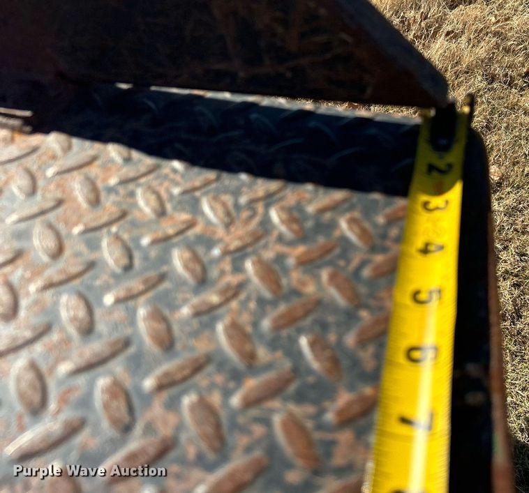 image for item DJ6486 2012 Ford F350 Super Duty XL  SuperCab bale bed pickup truck