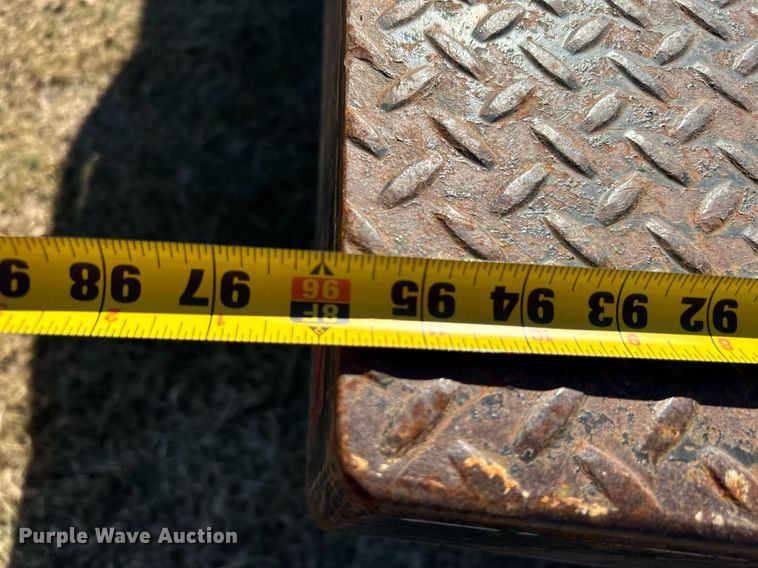 image for item DJ6486 2012 Ford F350 Super Duty XL  SuperCab bale bed pickup truck