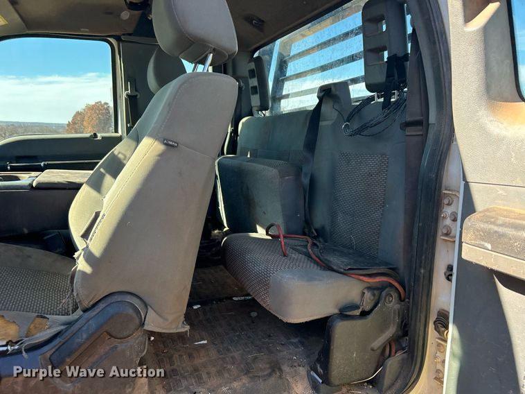 image for item DJ6486 2012 Ford F350 Super Duty XL  SuperCab bale bed pickup truck