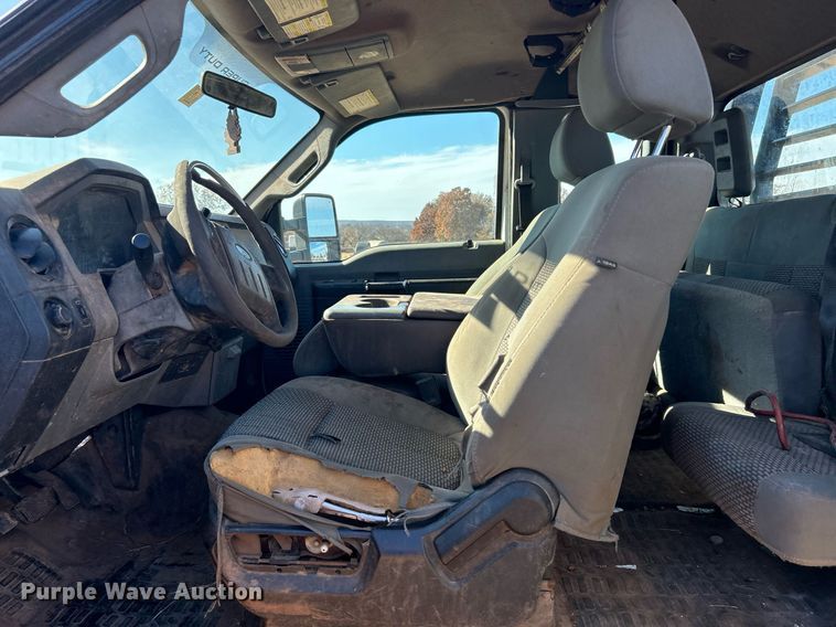 image for item DJ6486 2012 Ford F350 Super Duty XL  SuperCab bale bed pickup truck