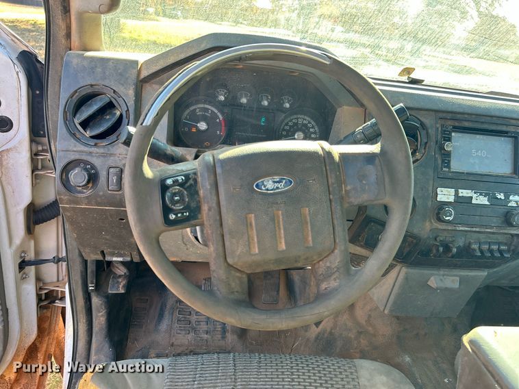 image for item DJ6486 2012 Ford F350 Super Duty XL  SuperCab bale bed pickup truck