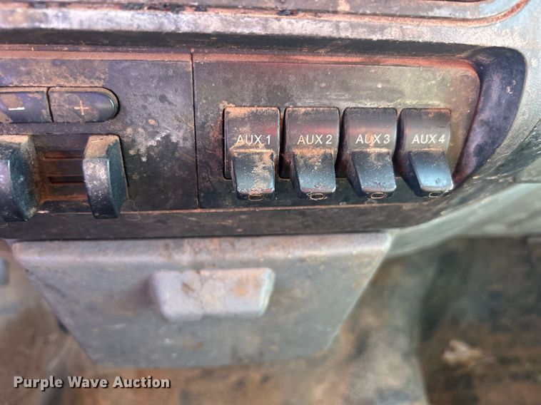 image for item DJ6486 2012 Ford F350 Super Duty XL  SuperCab bale bed pickup truck