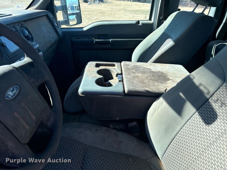 image for item DJ6486 2012 Ford F350 Super Duty XL  SuperCab bale bed pickup truck