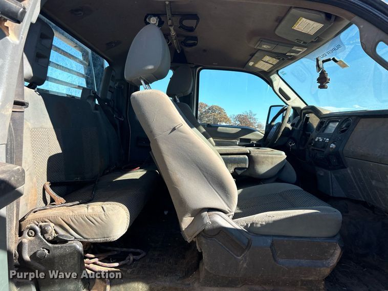 image for item DJ6486 2012 Ford F350 Super Duty XL  SuperCab bale bed pickup truck