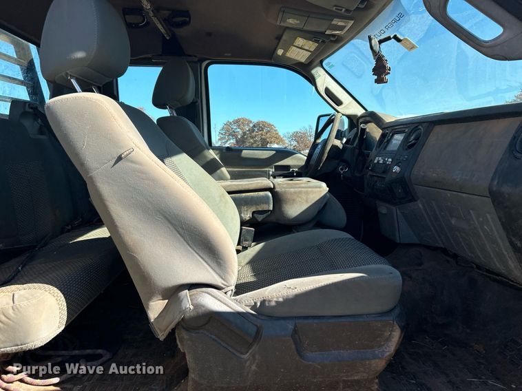 image for item DJ6486 2012 Ford F350 Super Duty XL  SuperCab bale bed pickup truck