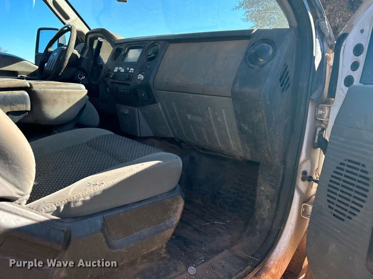 image for item DJ6486 2012 Ford F350 Super Duty XL  SuperCab bale bed pickup truck