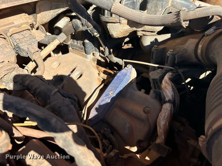 image for item DJ6486 2012 Ford F350 Super Duty XL  SuperCab bale bed pickup truck