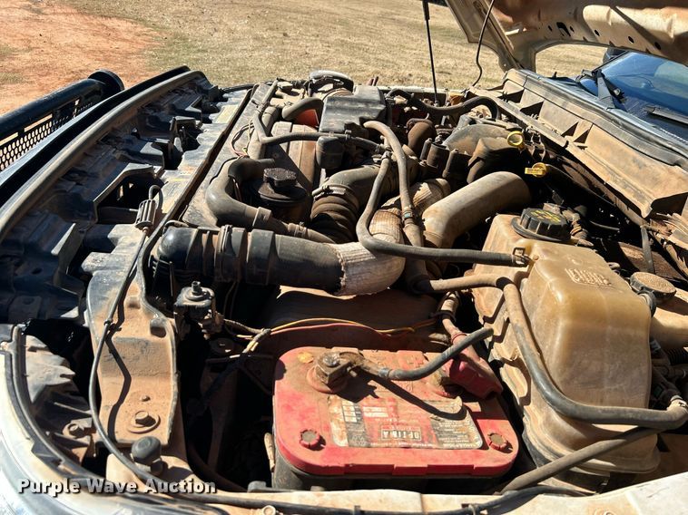 image for item DJ6486 2012 Ford F350 Super Duty XL  SuperCab bale bed pickup truck