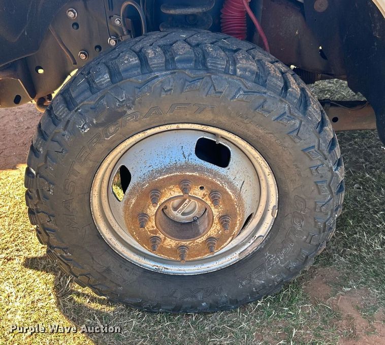 image for item DJ6486 2012 Ford F350 Super Duty XL  SuperCab bale bed pickup truck