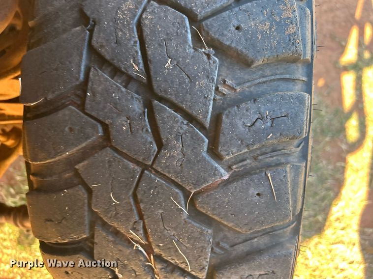 image for item DJ6486 2012 Ford F350 Super Duty XL  SuperCab bale bed pickup truck