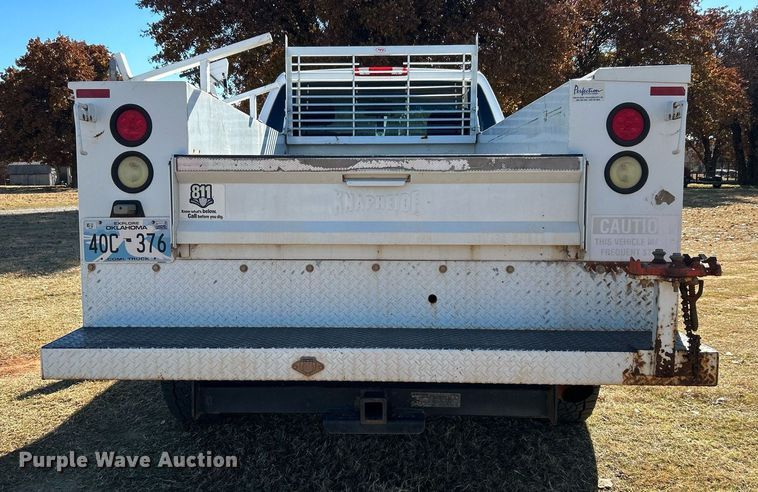 image for item DJ6487 2011 Chevrolet Silverado 2500HD  utility bed pickup truck