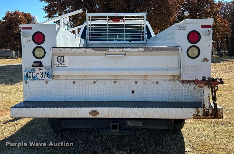 image for item DJ6487 2011 Chevrolet Silverado 2500HD  utility bed pickup truck