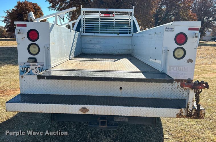 image for item DJ6487 2011 Chevrolet Silverado 2500HD  utility bed pickup truck