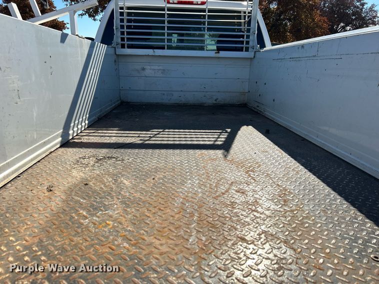 image for item DJ6487 2011 Chevrolet Silverado 2500HD  utility bed pickup truck