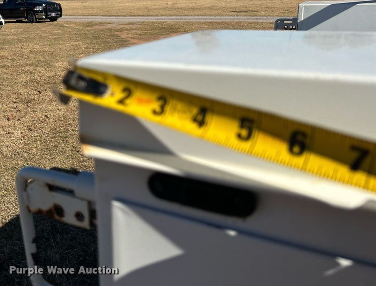 image for item DJ6487 2011 Chevrolet Silverado 2500HD  utility bed pickup truck