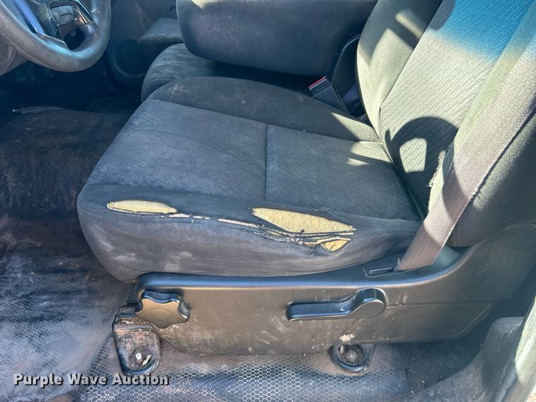 image for item DJ6487 2011 Chevrolet Silverado 2500HD  utility bed pickup truck