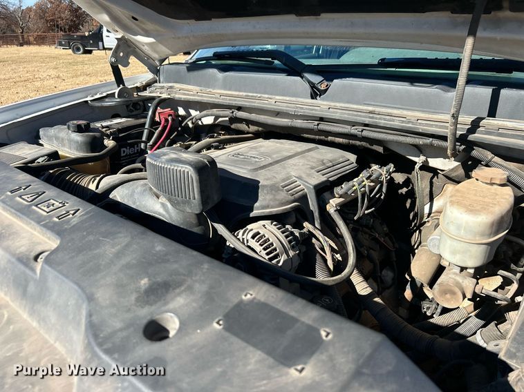 image for item DJ6487 2011 Chevrolet Silverado 2500HD  utility bed pickup truck