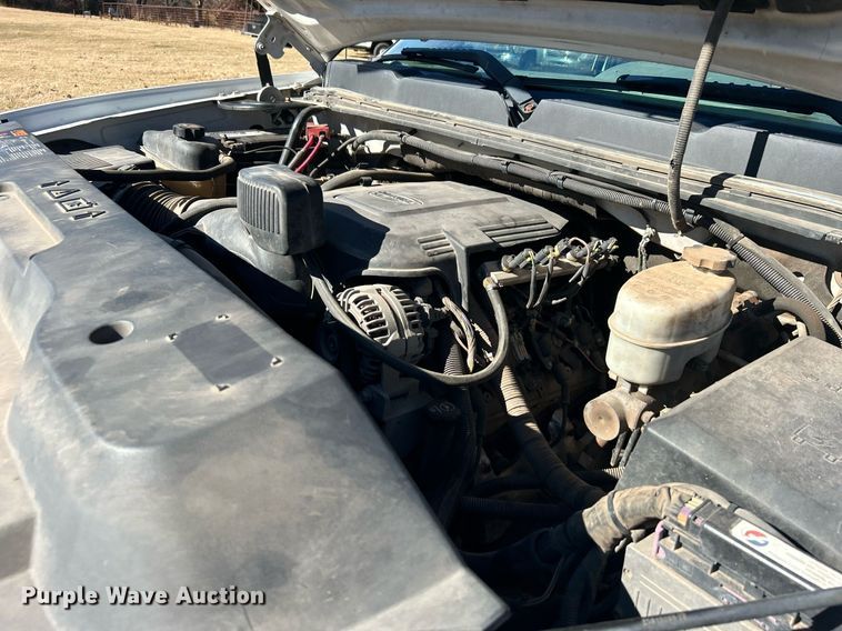 image for item DJ6487 2011 Chevrolet Silverado 2500HD  utility bed pickup truck