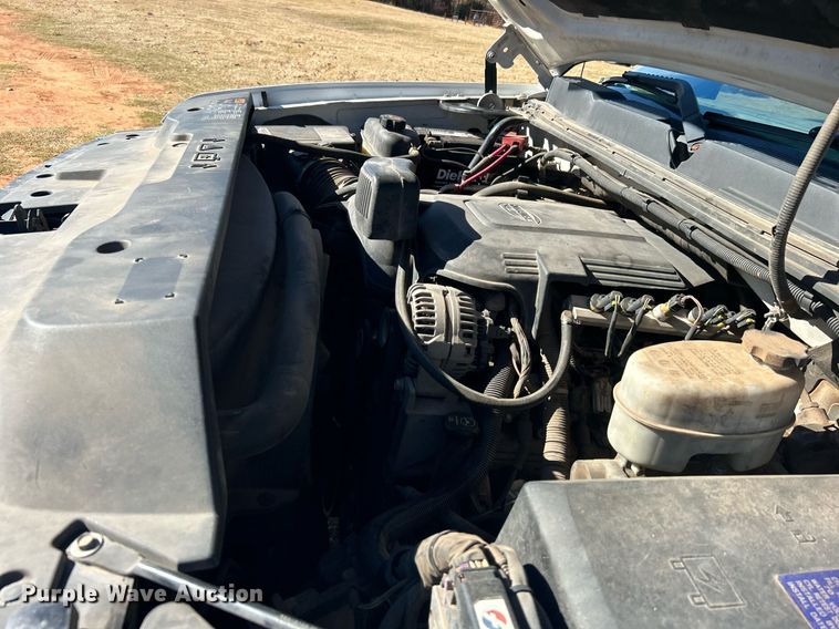 image for item DJ6487 2011 Chevrolet Silverado 2500HD  utility bed pickup truck