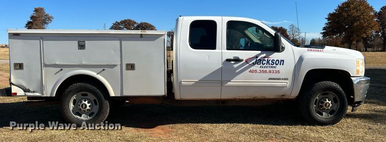 image for item DJ6488 2011 Chevrolet Silverado 2500HD  Ext. Cab utility bed pickup truck