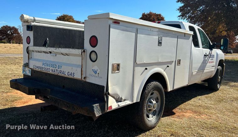 image for item DJ6488 2011 Chevrolet Silverado 2500HD  Ext. Cab utility bed pickup truck