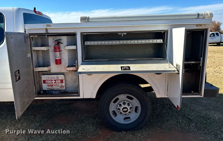 image for item DJ6488 2011 Chevrolet Silverado 2500HD  Ext. Cab utility bed pickup truck