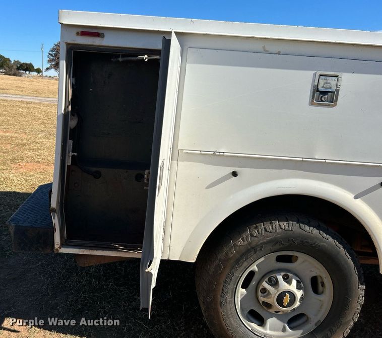 image for item DJ6488 2011 Chevrolet Silverado 2500HD  Ext. Cab utility bed pickup truck