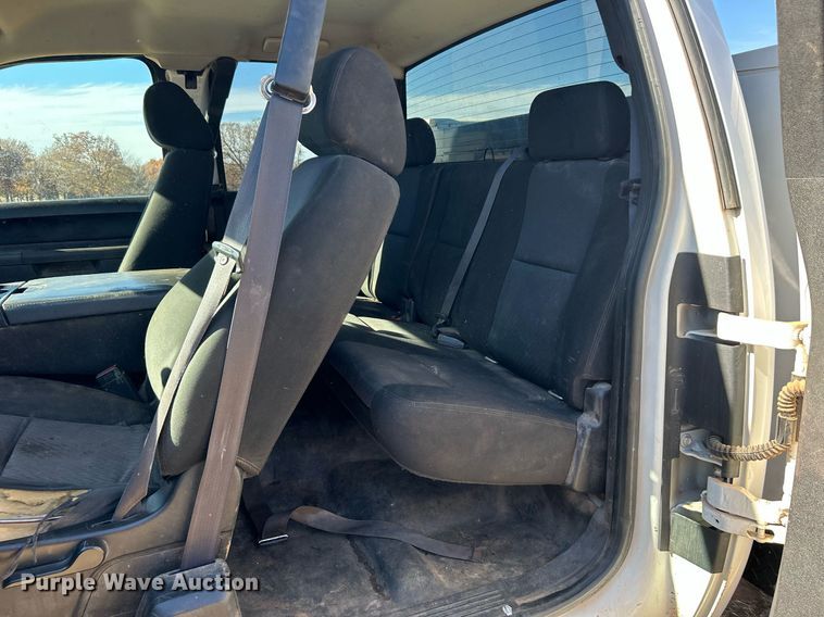 image for item DJ6488 2011 Chevrolet Silverado 2500HD  Ext. Cab utility bed pickup truck