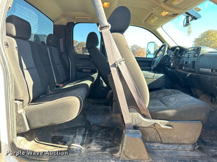 image for item DJ6488 2011 Chevrolet Silverado 2500HD  Ext. Cab utility bed pickup truck