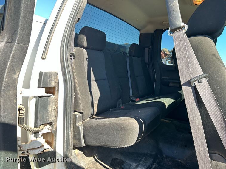 image for item DJ6488 2011 Chevrolet Silverado 2500HD  Ext. Cab utility bed pickup truck