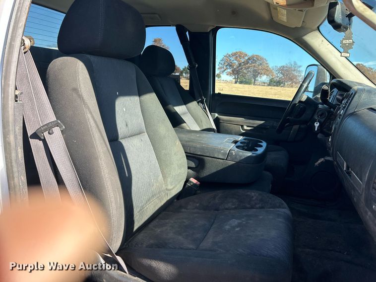 image for item DJ6488 2011 Chevrolet Silverado 2500HD  Ext. Cab utility bed pickup truck