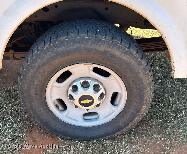 image for item DJ6488 2011 Chevrolet Silverado 2500HD  Ext. Cab utility bed pickup truck