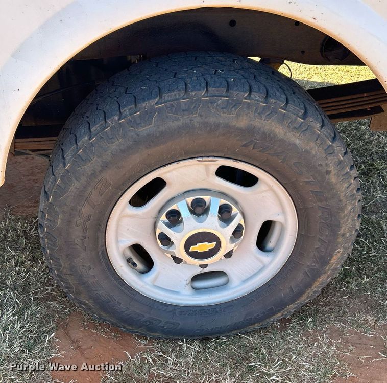 image for item DJ6488 2011 Chevrolet Silverado 2500HD  Ext. Cab utility bed pickup truck