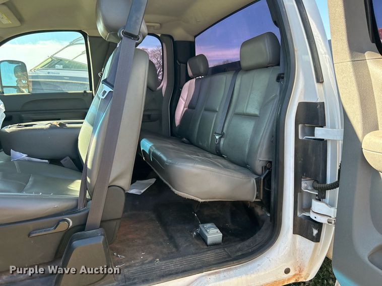 image for item DJ6489 2012 Chevrolet Silverado 2500HD  Ext. Cab utility bed pickup truck