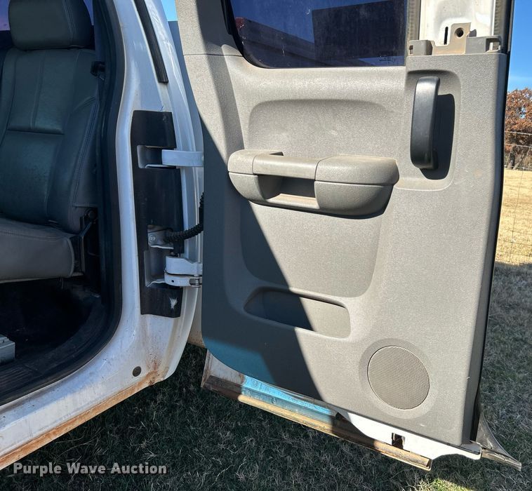 image for item DJ6489 2012 Chevrolet Silverado 2500HD  Ext. Cab utility bed pickup truck