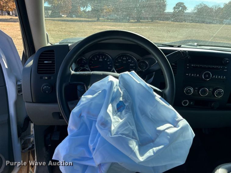 image for item DJ6489 2012 Chevrolet Silverado 2500HD  Ext. Cab utility bed pickup truck