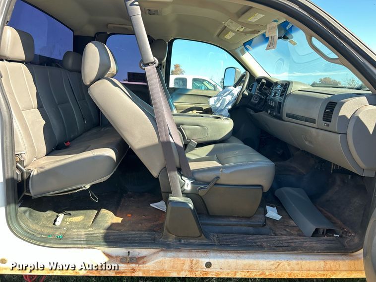 image for item DJ6489 2012 Chevrolet Silverado 2500HD  Ext. Cab utility bed pickup truck