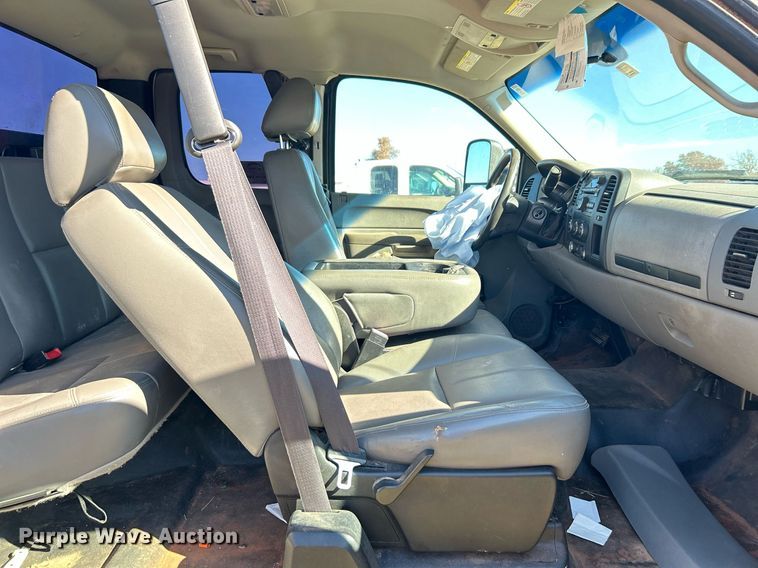 image for item DJ6489 2012 Chevrolet Silverado 2500HD  Ext. Cab utility bed pickup truck